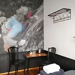 게스트하우스 Trafo Base Camp 크로시체