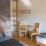 게스트하우스 Trafo Base Camp 3*