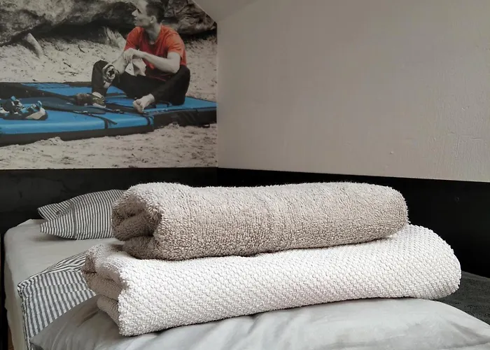 Trafo Base Camp 3* Крочице