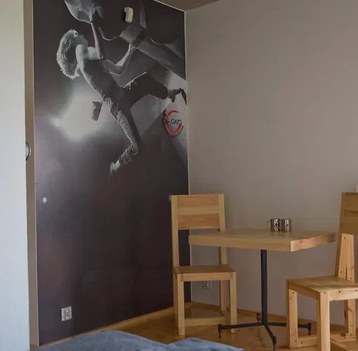 Trafo Base Camp بيت ضيافة 3*