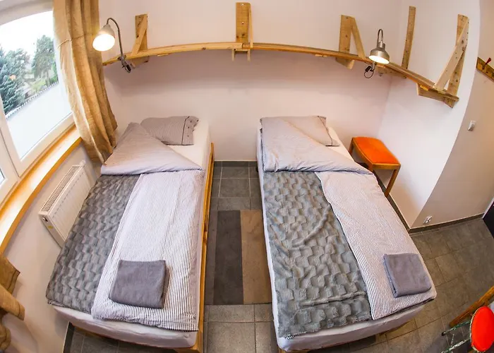 بيت ضيافة Trafo Base Camp كروتشيسته