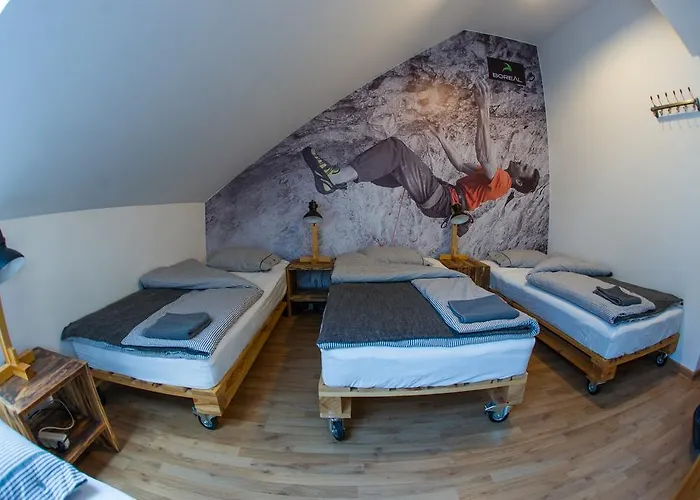 Πανσιόν Trafo Base Camp 3*